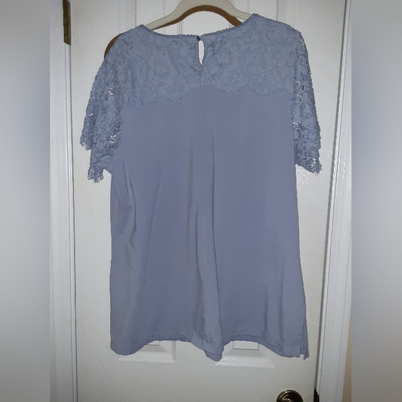 XL Isaac Mizrahi T-Shirt with Back Keyhole & Lace Details in Dusty Periwinkle - Picture 6 of 11